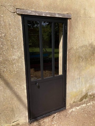 Fabrication et pose de porte verrière sur mesure en acier vers Toucy